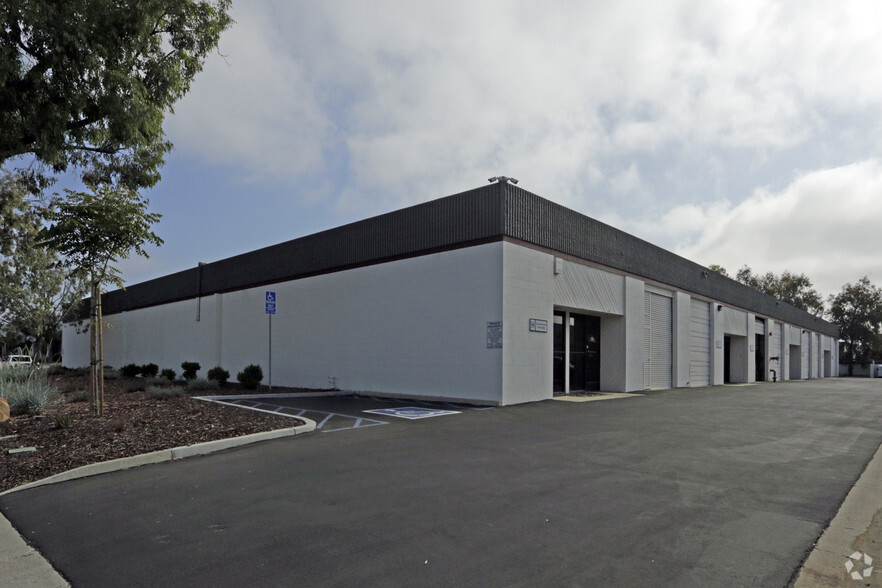 3172 Bunsen Ave, Ventura, CA for lease - Primary Photo - Image 1 of 5