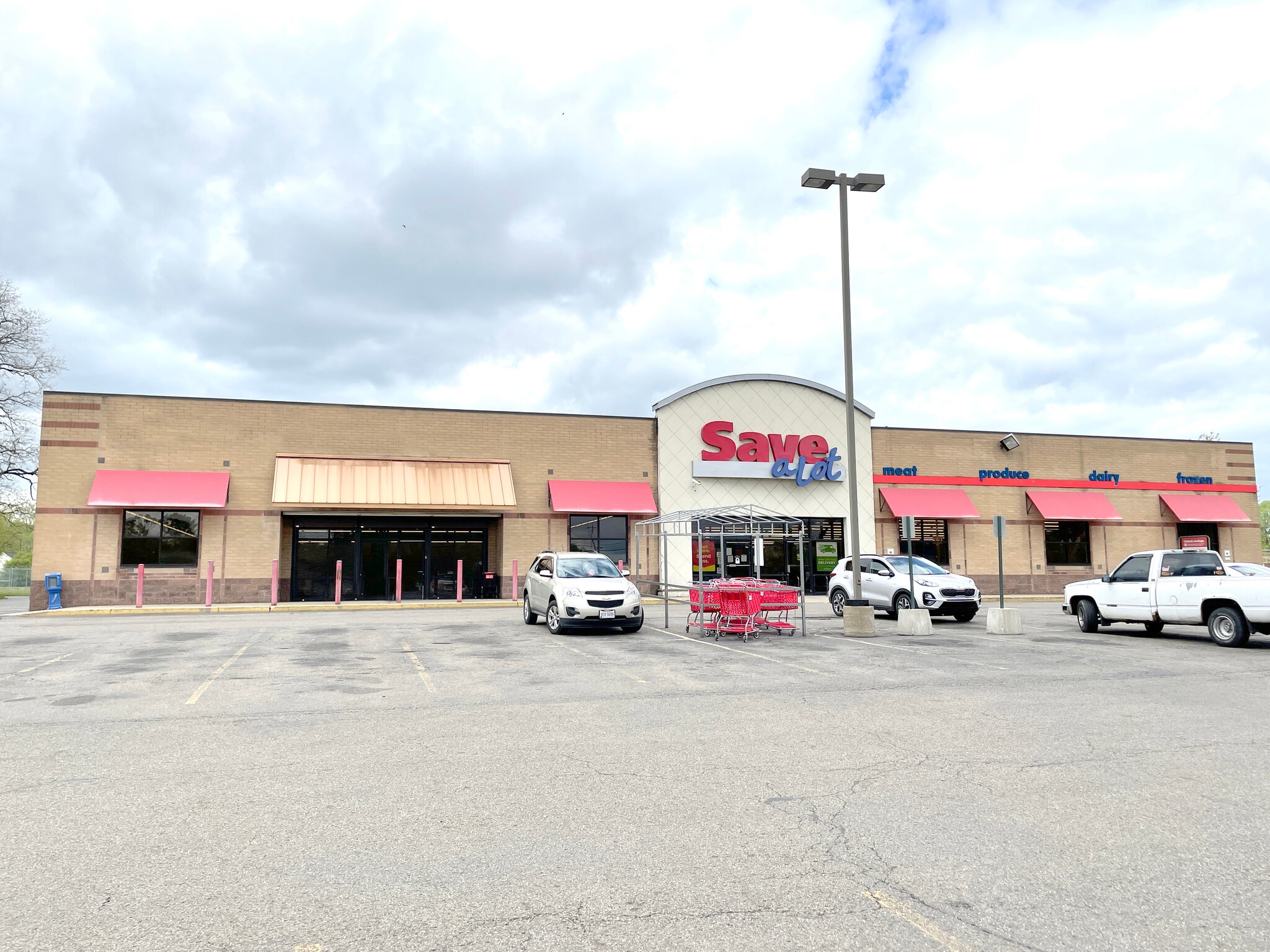 2905 Mahoning Rd NE, Canton, OH for lease Building Photo- Image 1 of 5