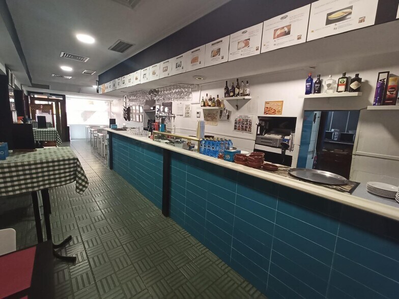 Retail in Cáceres, Cáceres for lease - Building Photo - Image 3 of 19