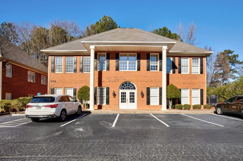 519 Johnson Ferry Rd, Marietta, GA for lease - Primary Photo - Image 1 of 23