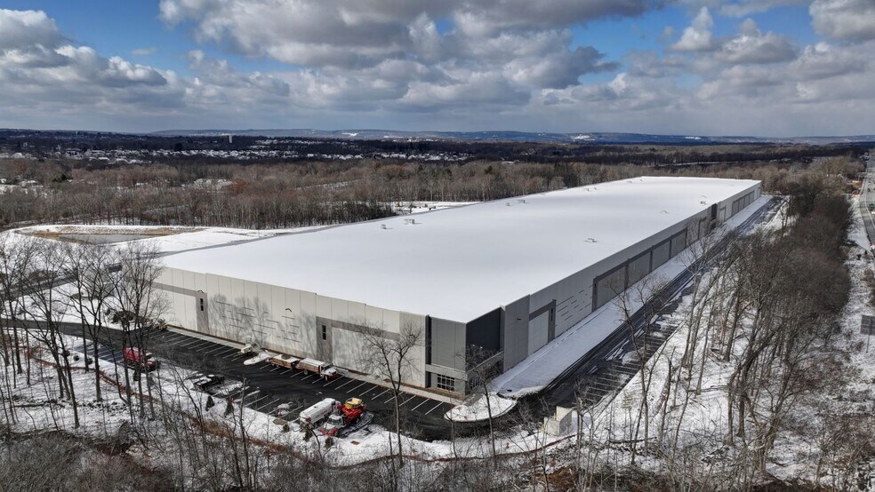 350 Silver Lake Scotchtown Rd, Middletown, NY for lease - Building Photo - Image 2 of 6