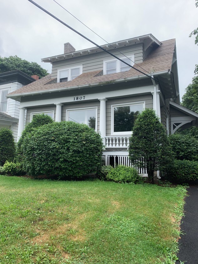 1807 W Genesee St, Syracuse, NY for sale Primary Photo- Image 1 of 1