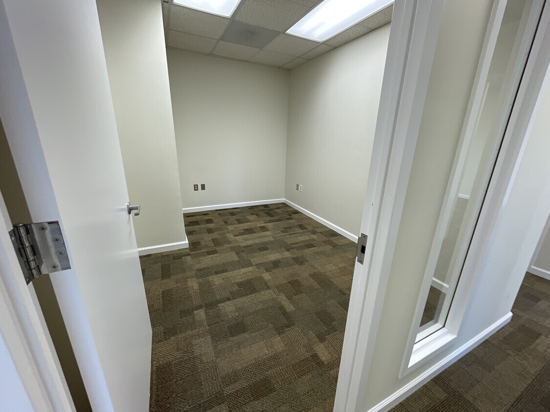 1110 Bonifant St, Silver Spring, MD for lease Interior Photo- Image 1 of 5