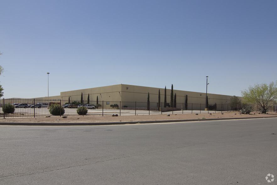 9600 Pan American, El Paso, TX for lease - Building Photo - Image 3 of 9