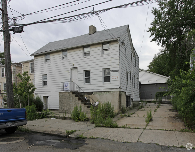 88 Barker St, Staten Island, NY for lease - Primary Photo - Image 1 of 7