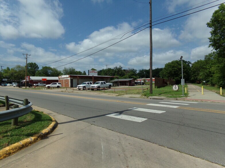 1121 N Main St, Paris, TX 75460 Commercial Property For Sale Paris TX