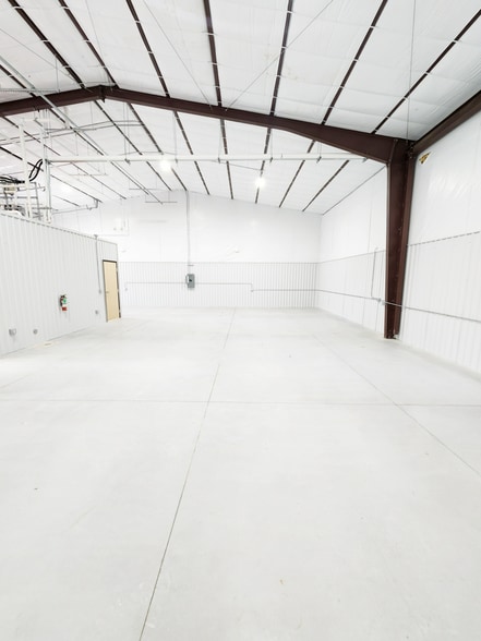 5957 Chandler Rd, Hutto, TX for lease - Interior Photo - Image 3 of 10