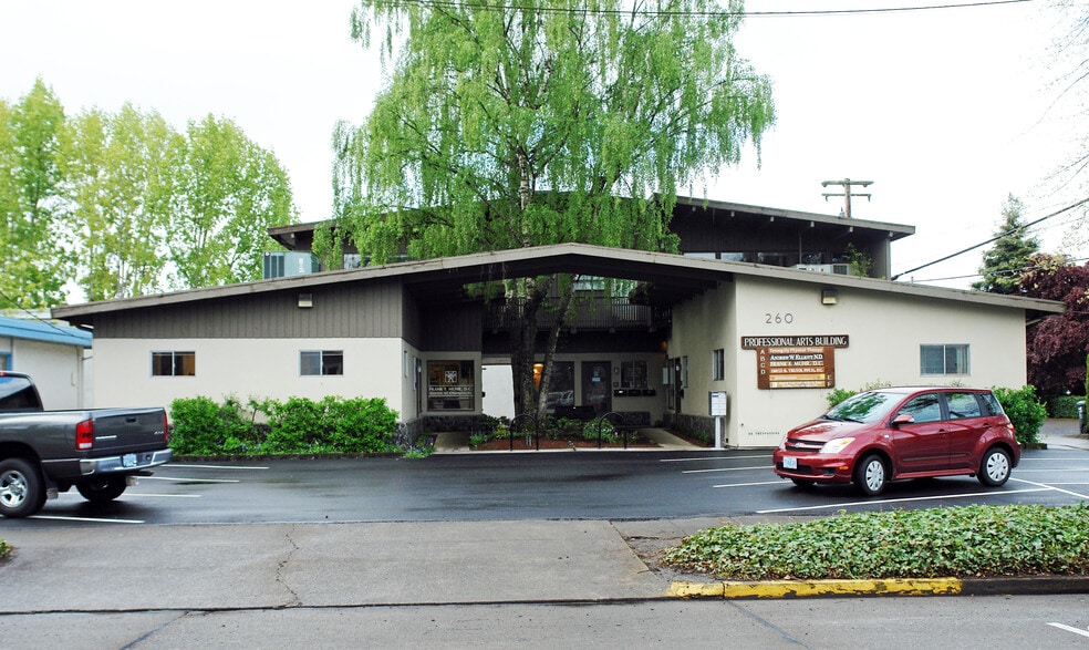 260 E 15th Ave, Eugene, OR for lease - Building Photo - Image 1 of 3