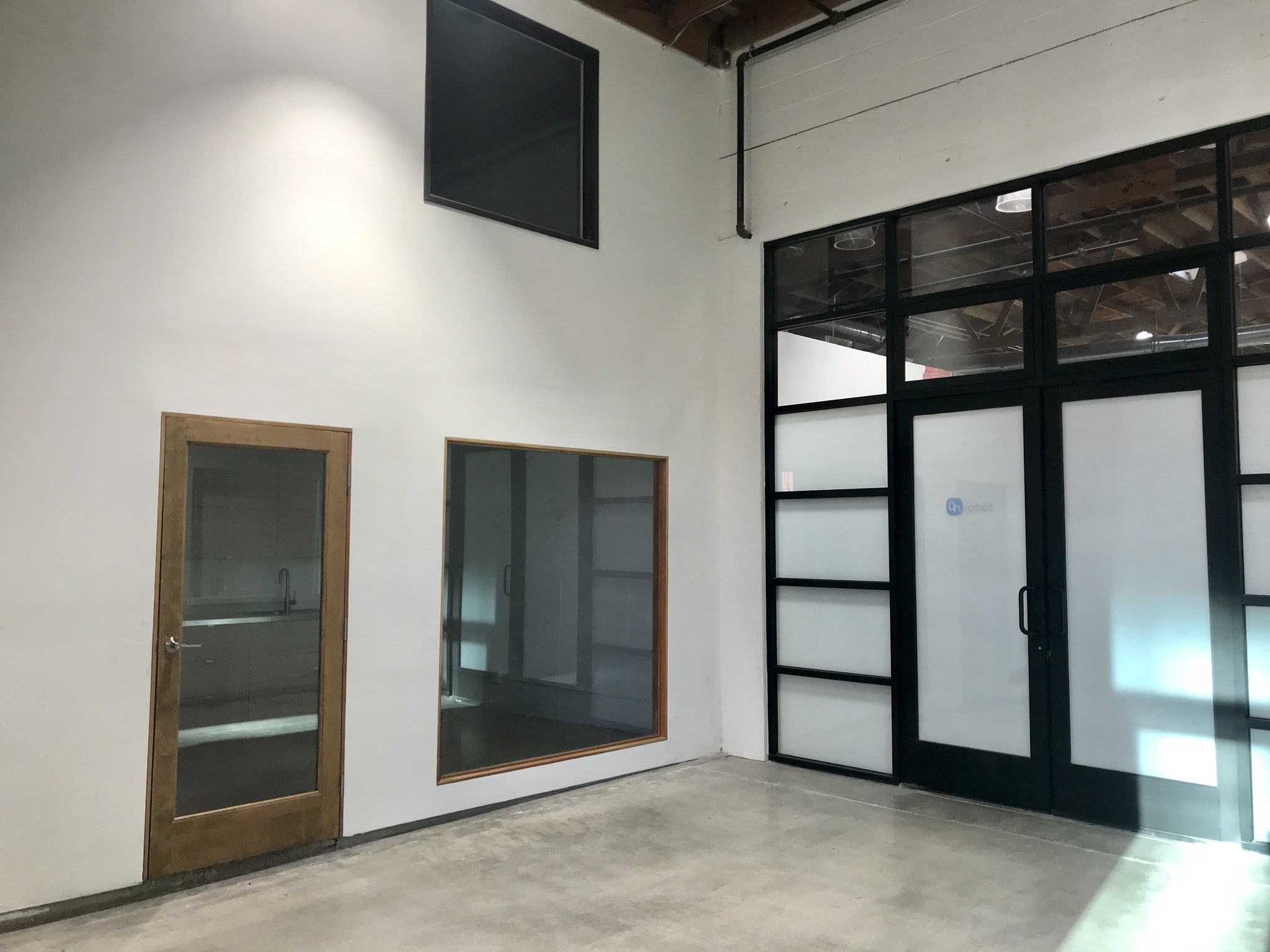 8928 Ellis Ave, Culver City, CA for lease Lobby- Image 1 of 7