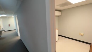 10529-10535 Crestwood Dr, Manassas, VA for lease - Commercial Listing Video 