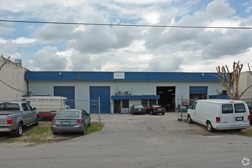 7781-7787 NW 56th St, Miami, FL for lease - Building Photo - Image 3 of 7