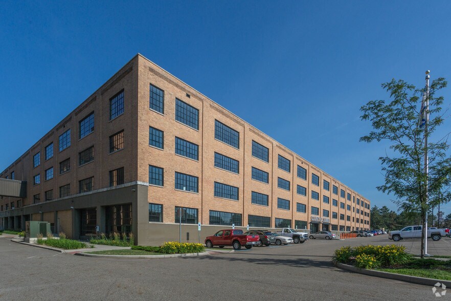 1180 S Main St, Akron, OH for lease - Building Photo - Image 2 of 5