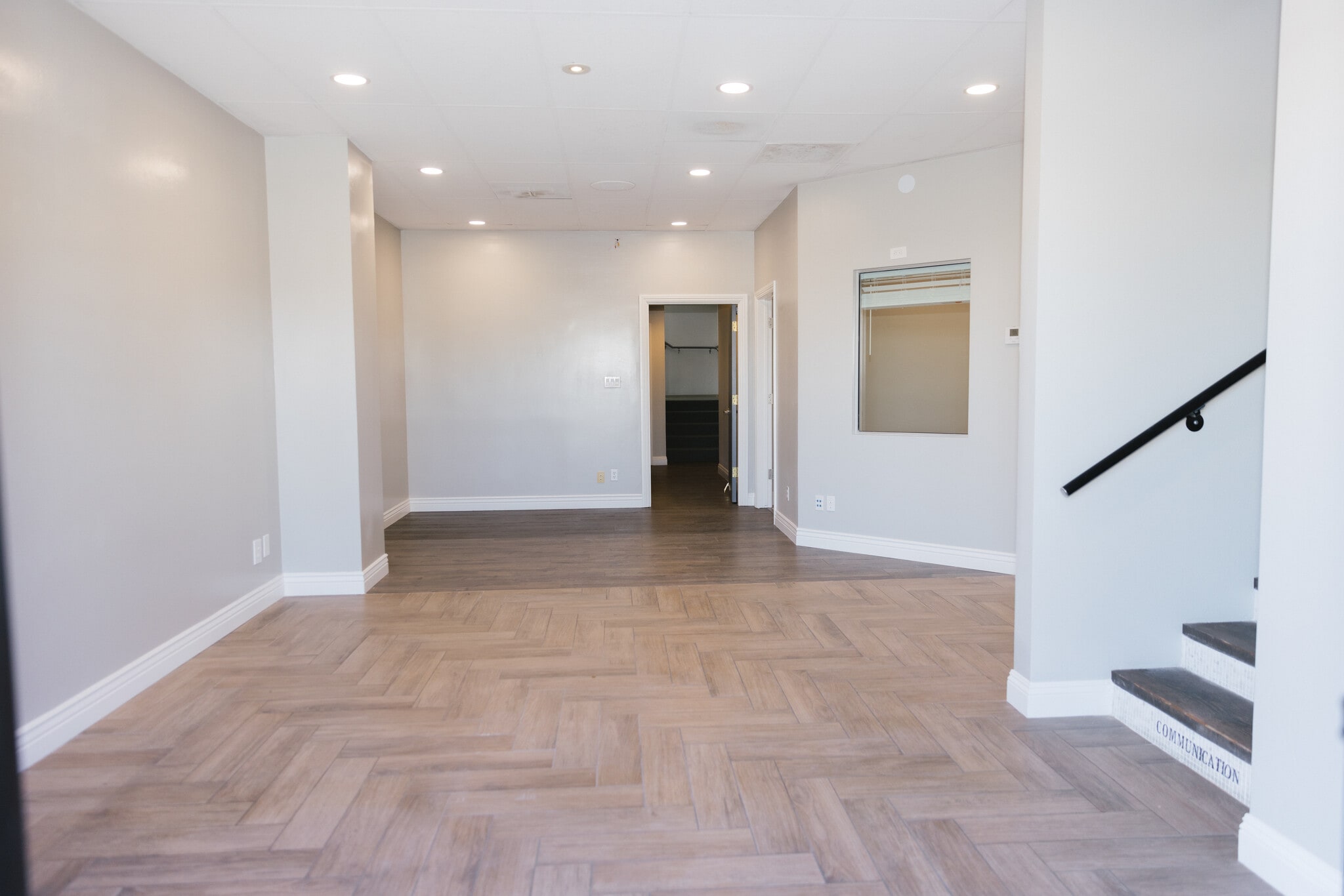 2225 Skyway Dr, Santa Maria, CA for lease Lobby- Image 1 of 17