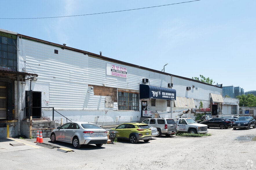 129-02 Northern Blvd, Corona, NY for sale - Primary Photo - Image 1 of 1