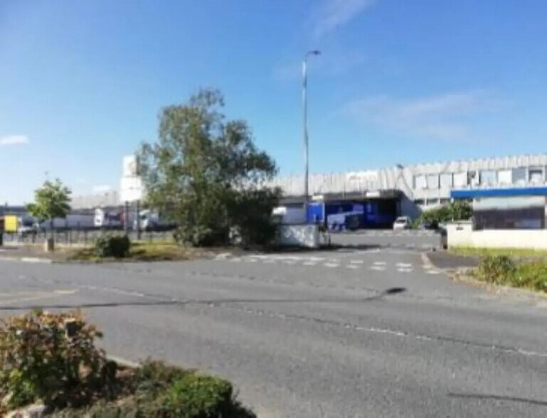 Industrial in Châteauroux for sale - Building Photo - Image 2 of 17