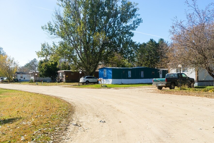 102 NE Clark Dr, Verndale, MN for sale - Building Photo - Image 2 of 11