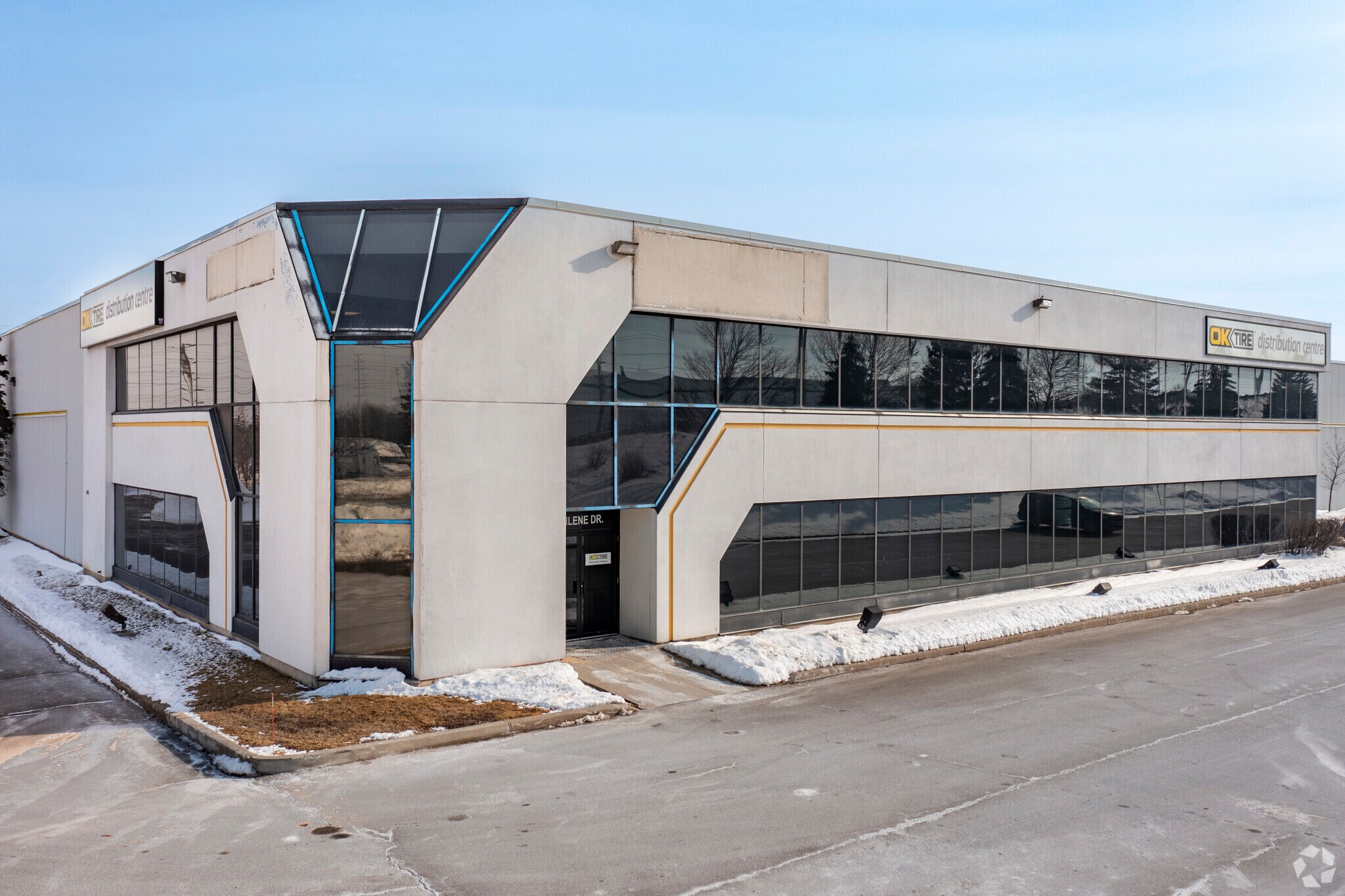 520 Abilene Dr, Mississauga, ON for lease Primary Photo- Image 1 of 5