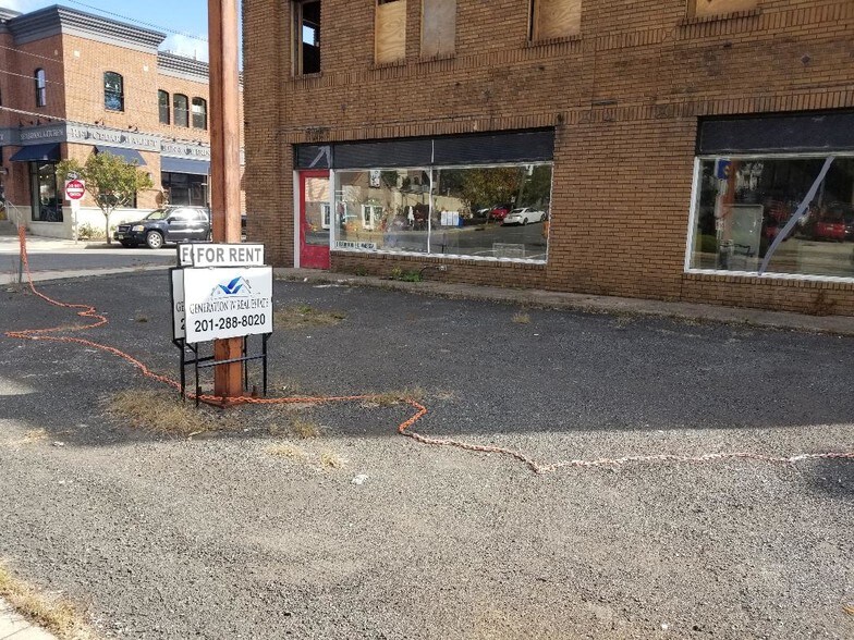 599 N Maple Ave, Ridgewood, NJ 07450