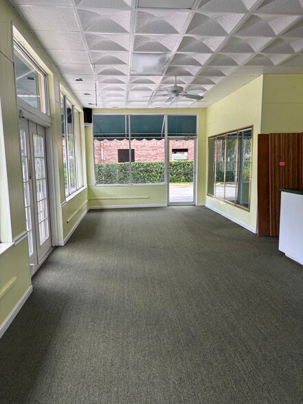 1755 20th St, Vero Beach, FL for sale - Building Photo - Image 2 of 18