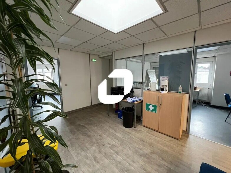 7 Place Gutenberg, Templemars for lease - Building Photo - Image 3 of 16