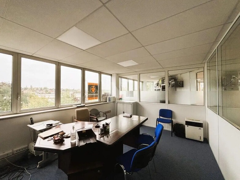 Office in Châtenay-Malabry for sale - Interior Photo - Image 3 of 7