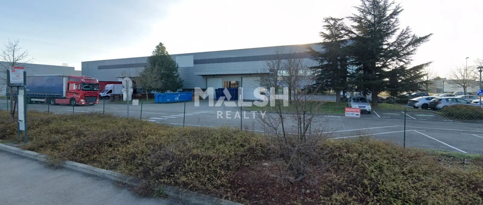 Flex in Genas for lease Building Photo- Image 1 of 3