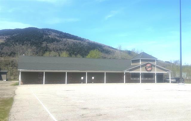 16 Metallak Pl, Colebrook, NH for sale - Building Photo - Image 1 of 1