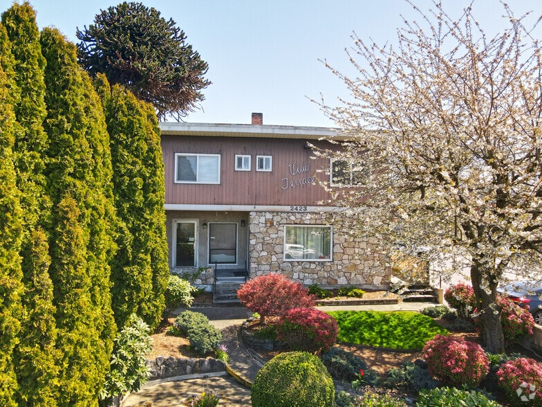 2423 Rucker Ave, Everett, WA 98201