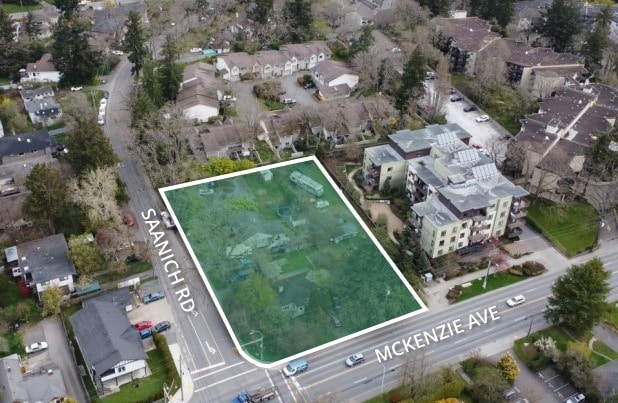 970-974 Mckenzie Av, Victoria, BC for sale Primary Photo- Image 1 of 2