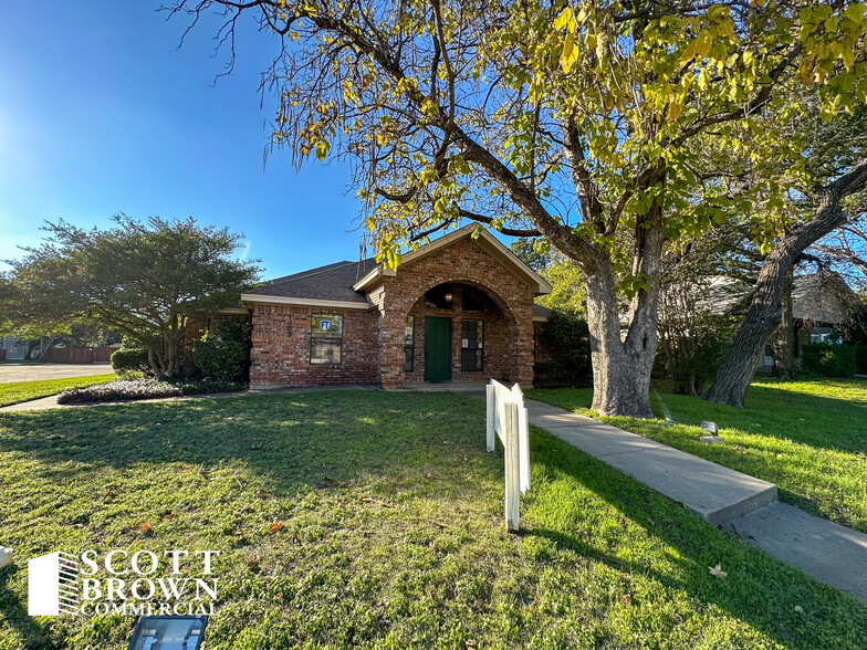 1005 N Elm St, Denton, TX for sale - Building Photo - Image 2 of 15