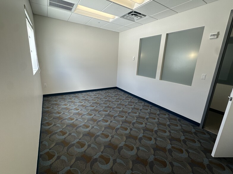 560 Lincoln Rd, Miami Beach, FL for lease - Interior Photo - Image 3 of 6