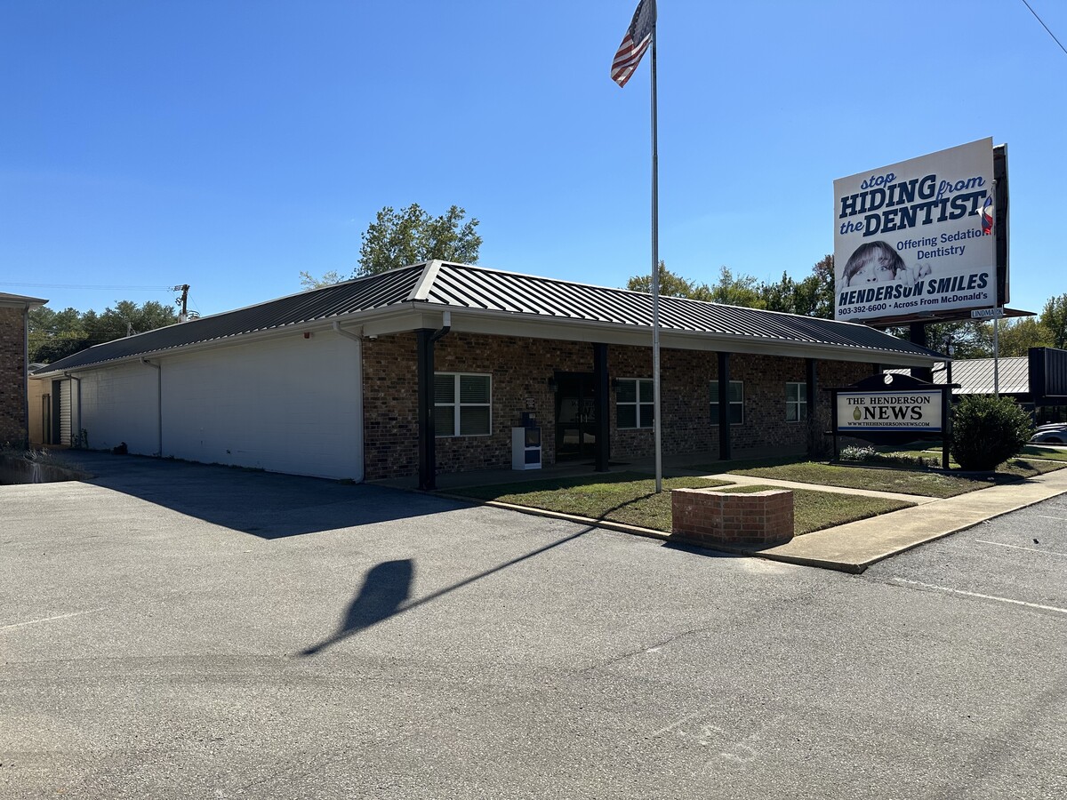 1711 US 79, Henderson, TX 75654 - Henderson Newspaper Building | LoopNet