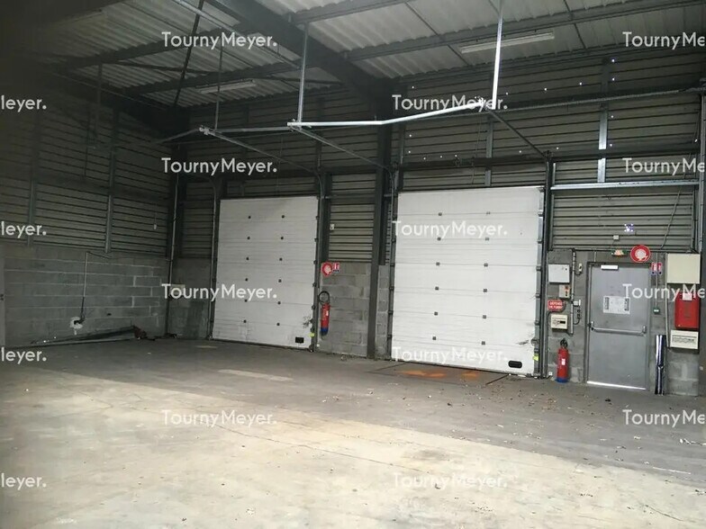 Flex in Le Haillan for lease - Building Photo - Image 3 of 11