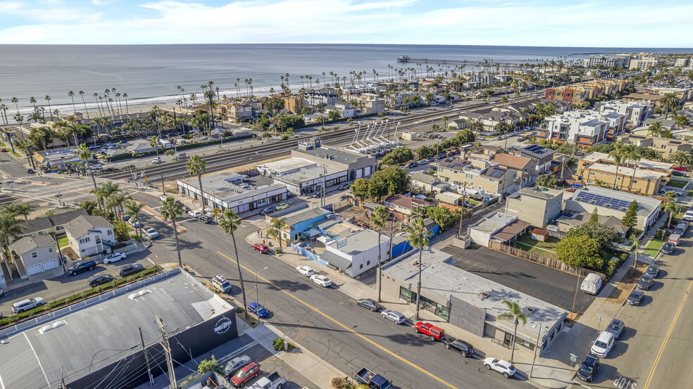 302-306 Wisconsin Ave, Oceanside, CA for sale - Aerial - Image 2 of 5