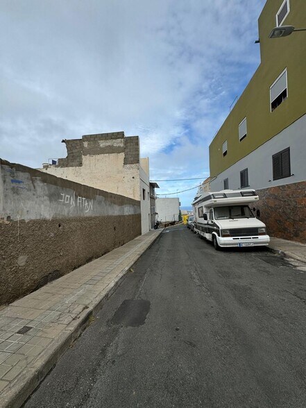 Calle Malagueñas, 12, Las Palmas de Gran Canaria, Las Palmas for sale - Building Photo - Image 3 of 5
