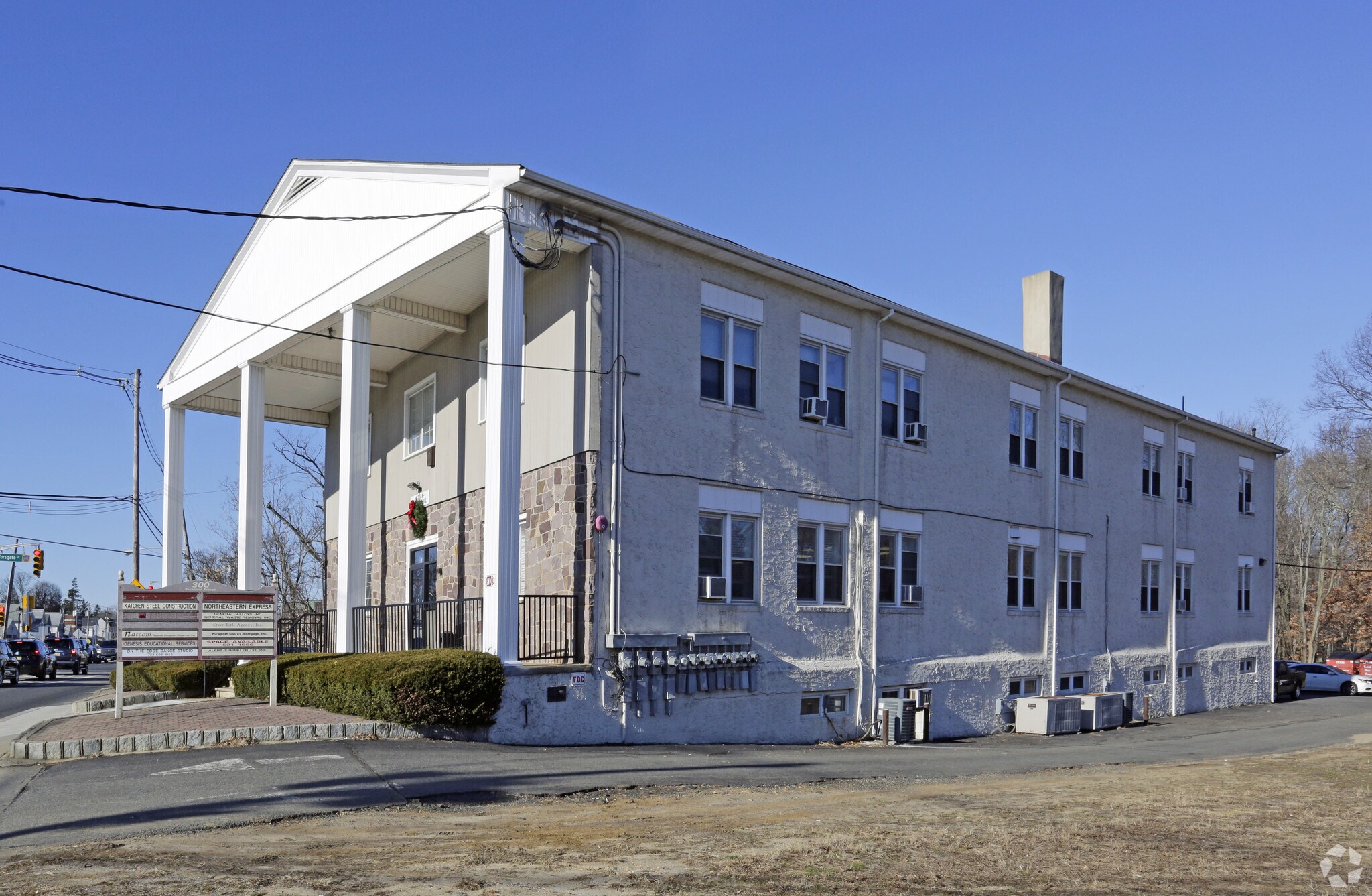 300 Buckelew Ave, Jamesburg, NJ for lease Primary Photo- Image 1 of 4