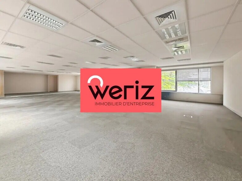 Office in Marseille for lease - Building Photo - Image 2 of 7