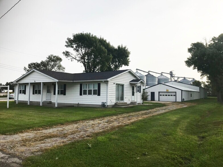 709 N Pine St, Laddonia, MO 63352