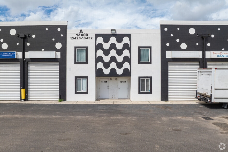 13420-13432 NW 38th Ct, Opa Locka, FL for lease - Building Photo - Image 3 of 22