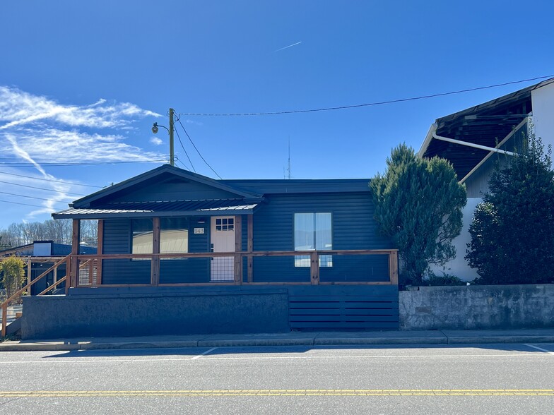 943 Highway 64 Business, Hayesville, NC for sale - Building Photo - Image 2 of 21