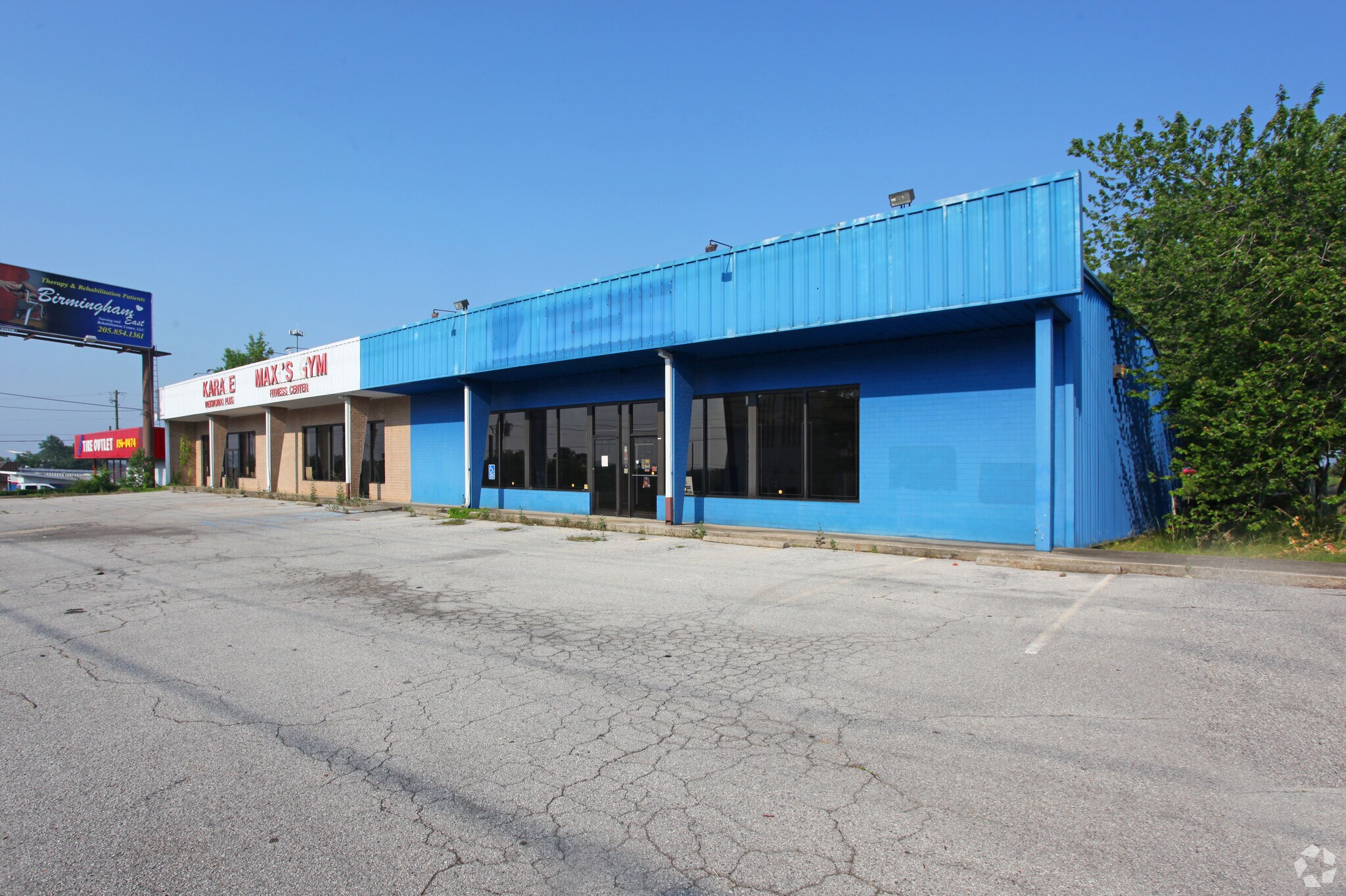 2120-2128 Center Point Pky, Birmingham, AL for sale Primary Photo- Image 1 of 1