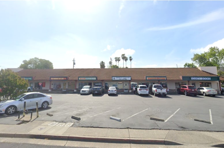 801-877 Merchant St, Vacaville, CA for lease - Building Photo - Image 1 of 4