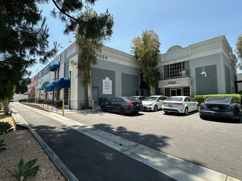 19350 Business Center Dr, Northridge, CA for lease - Building Photo - Image 3 of 22