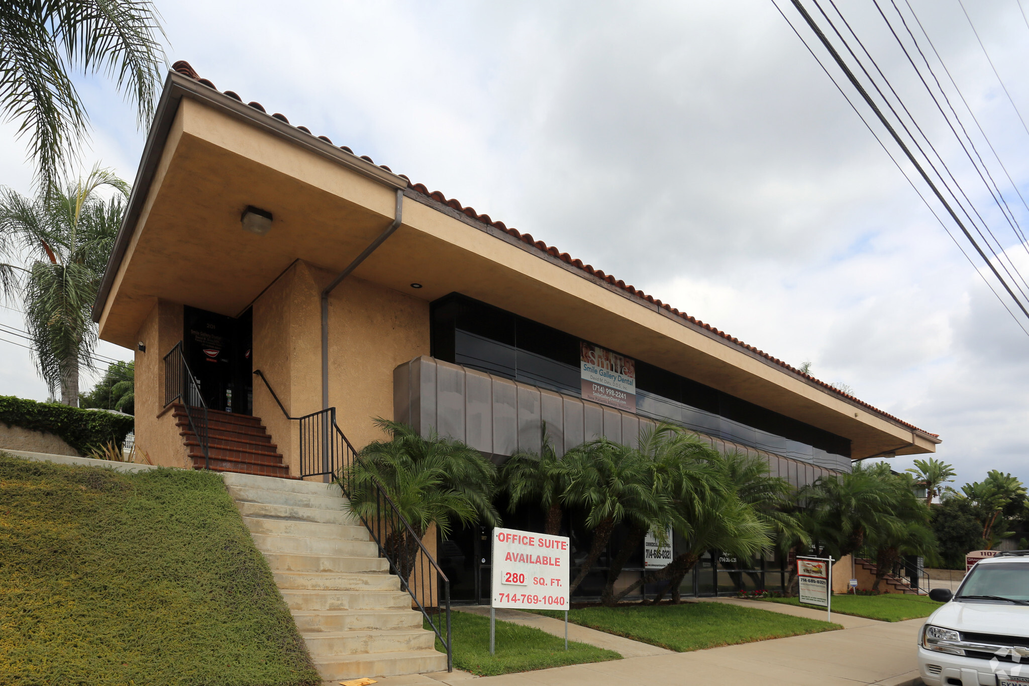 1107 E Lincoln Ave, Orange, CA for lease Primary Photo- Image 1 of 10