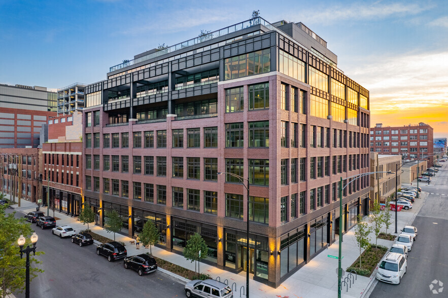 318 N Carpenter St, Chicago, IL for lease - Building Photo - Image 1 of 27