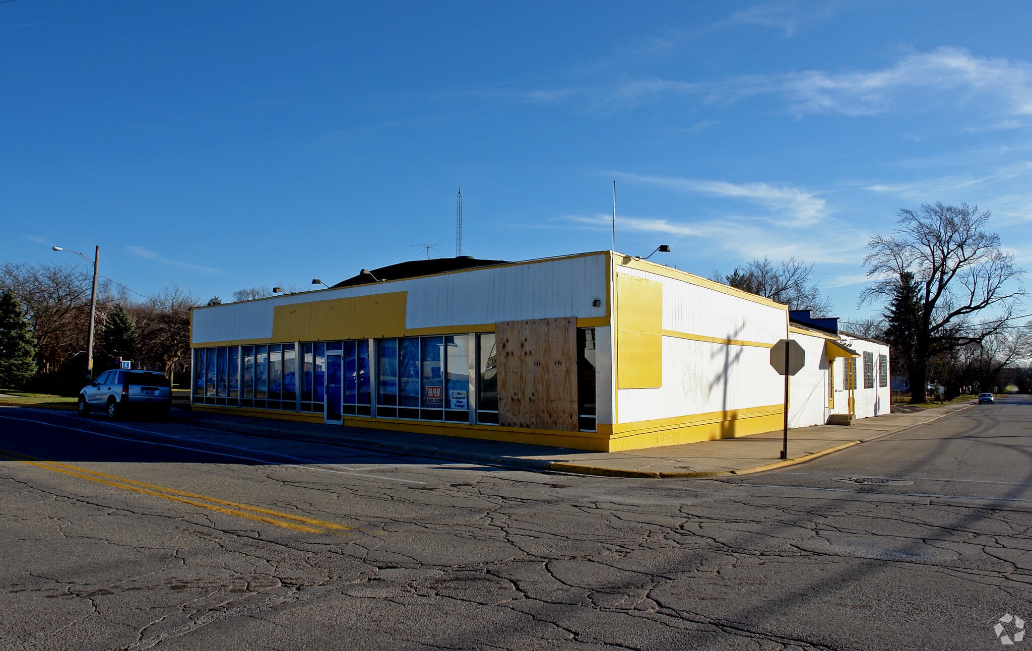 319 Nippersink Rd, Round Lake, IL for sale Primary Photo- Image 1 of 1