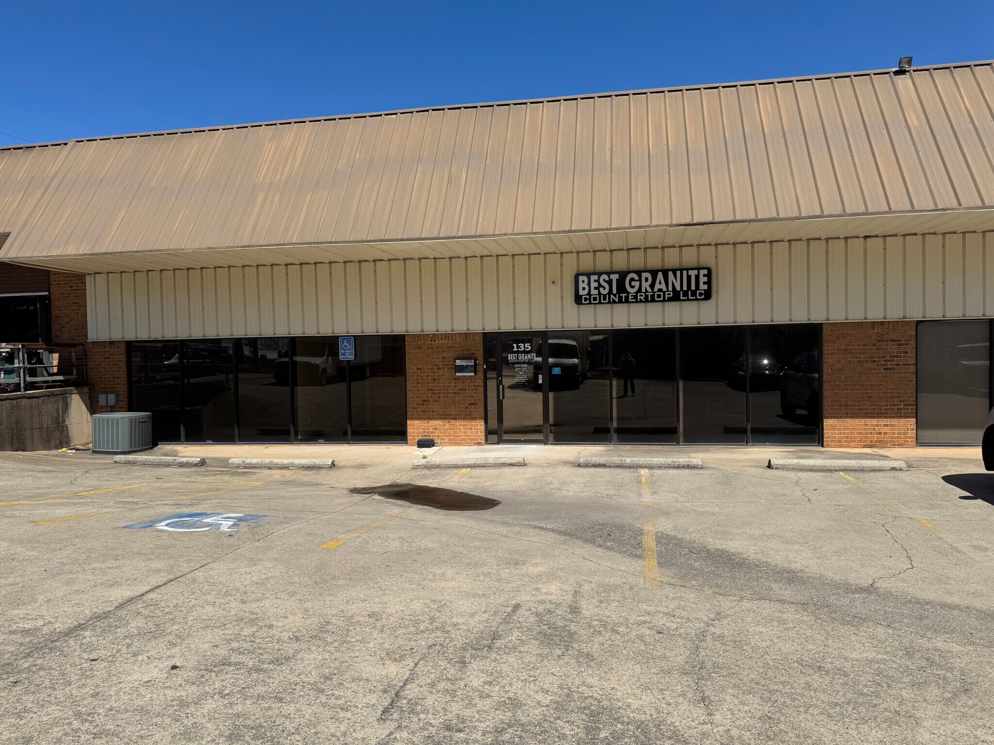 399 Lively Ave, Norcross, GA for lease Building Photo- Image 1 of 11