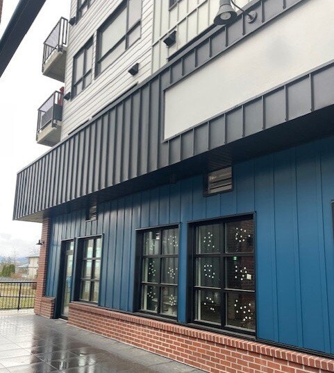 1000-1018 Venture Way, Gibsons, BC for lease Building Photo- Image 1 of 1