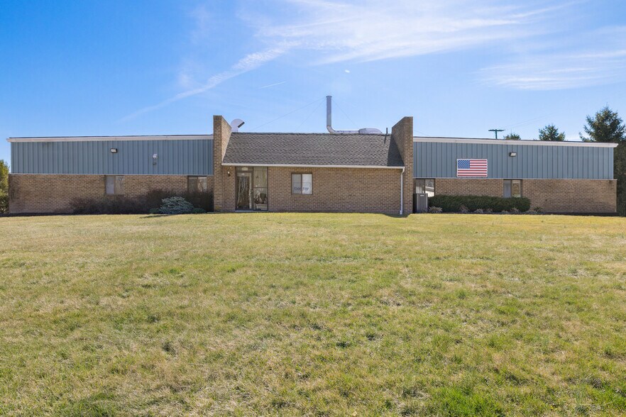 95 Monarch St, Littlestown, PA for sale - Primary Photo - Image 1 of 1