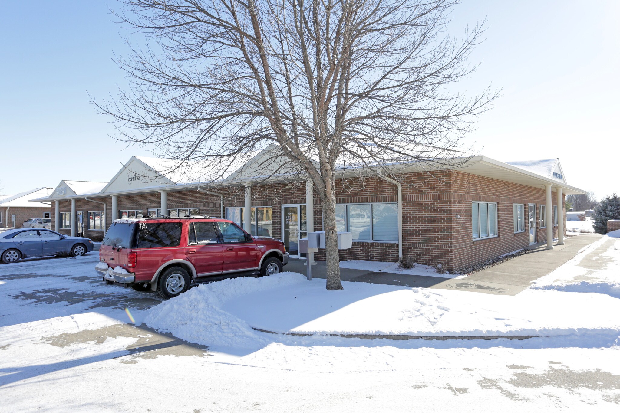 480 Center Pl SW, Altoona, IA for sale Primary Photo- Image 1 of 1